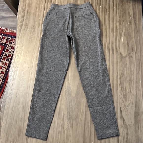 LULULEMON CITY TREK WOMENS GRAY TROUSER II SIZE 2 - Picture 9 of 16